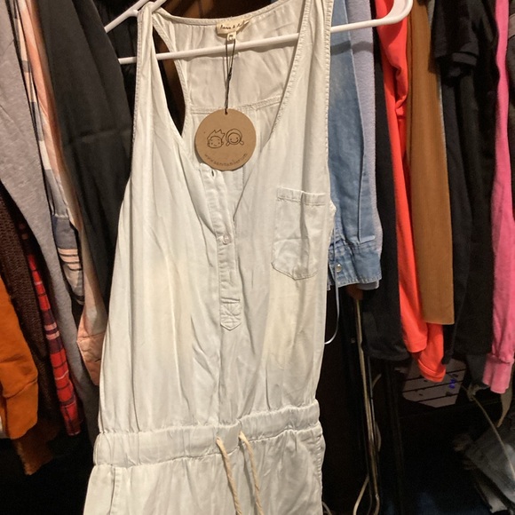 One piece suit - Picture 2 of 3